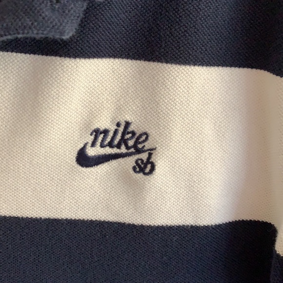 Nike SB crop top! - Picture 3 of 5